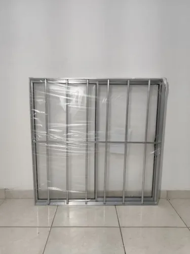 JANELA DE ALUMÍNIO VITRO 2 FOLHAS - COM GRADE - 1,00 x 1,00 - BRILHANTE