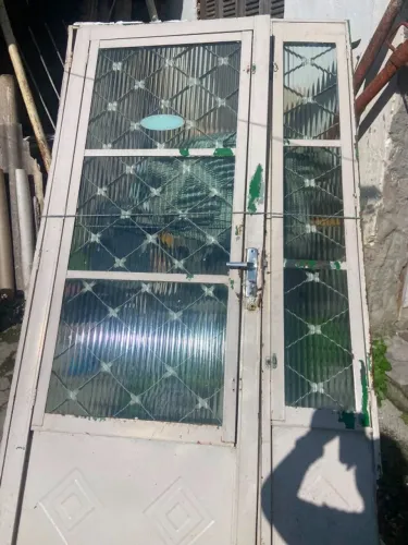 PORTA DE ALUMINIO