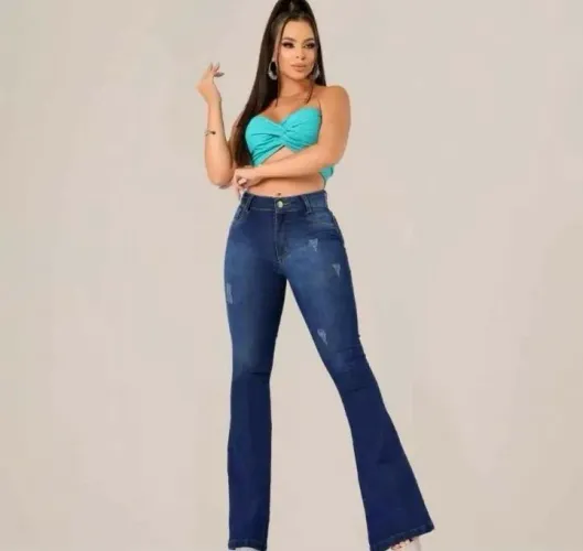 Calça flare jeans cintura alta com elastano Flaer Cos Alto Num: 42