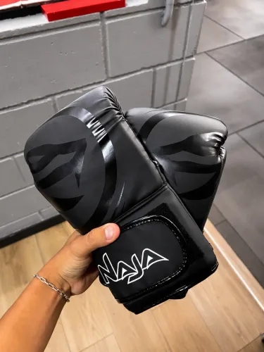 Kit Luva Boxe Muay Thai Naja Black Bandagem + Cor Preto Tamanho 14oz