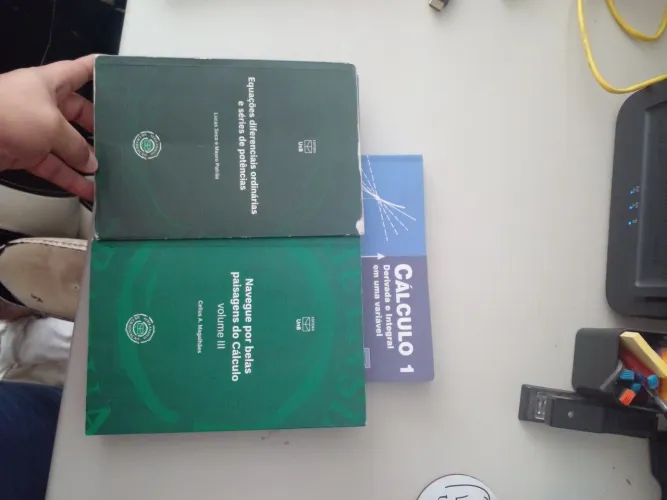 Coleção livros de Cálculo 1, 2 e 3 Física/Matemática