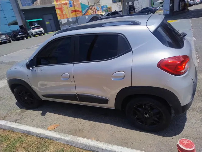 Renault Kwid Outsider 1.0 Flex 12V 5P Mec. 2022