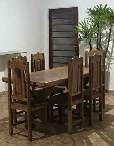 Cadeiras para mesa de madeira