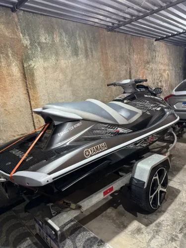 Jet ski ( MOTO AQUÁTICA )