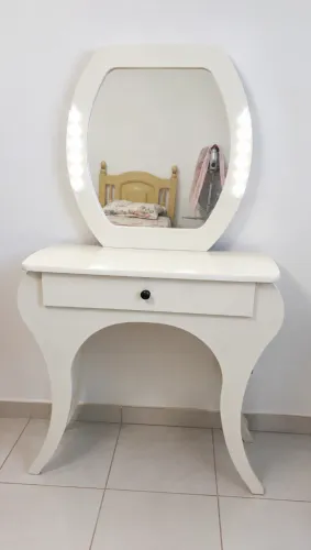 Penteadeira Com Espelho