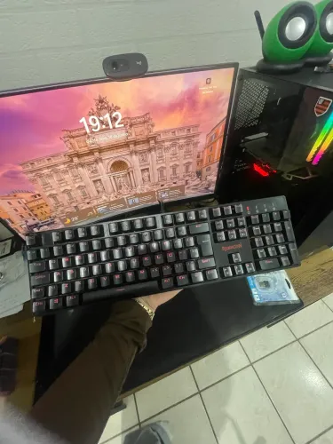 TECLADO REDRAGON SURARA PRO