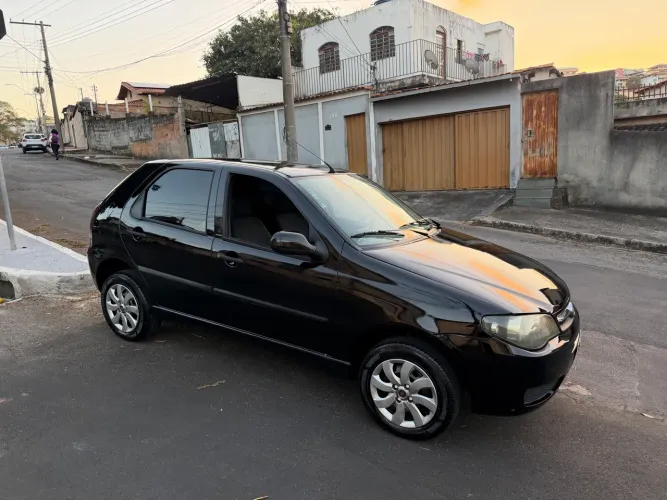 Fiat Palio 1.0 Cel. Econ./italia F.flex 8V 4P 2013