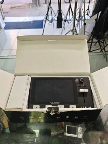 Mesa de corte FeelWorld Live pro L2 plus Novíssimo