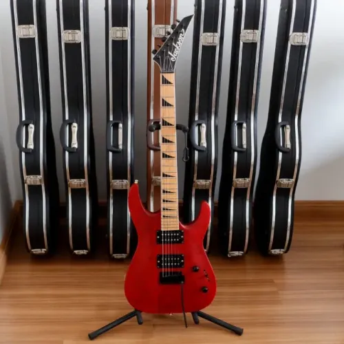 Guitarra de Mogno Jackson JS24 Fender Super Switch 5 Posições Treble Bleed Sergio Rosar