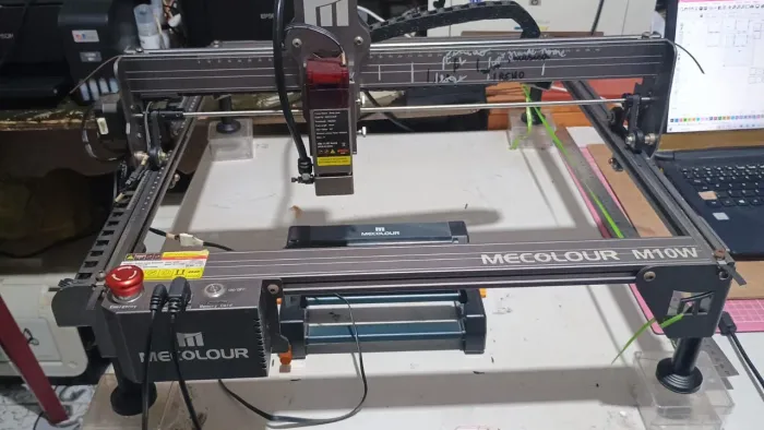 Gravadora a laser M10W mecolour