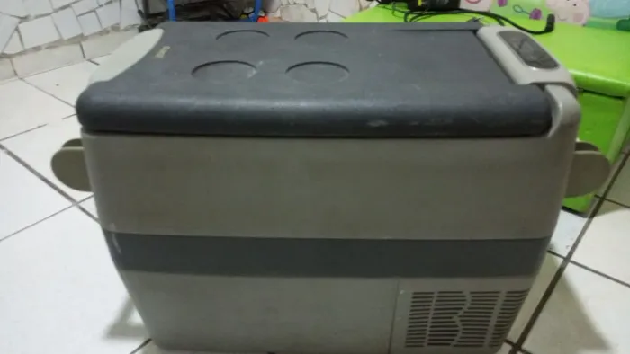 Vende_se uma geladeira de caminhão