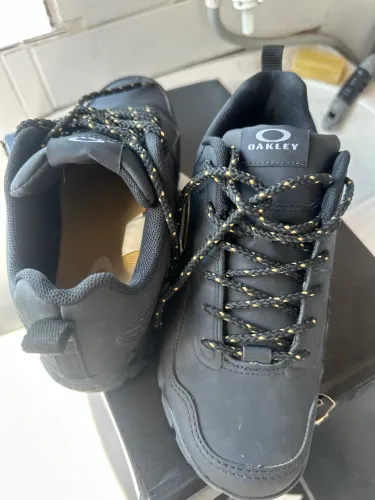 Oalkley stratus black gold semi novo usado apenas 2x