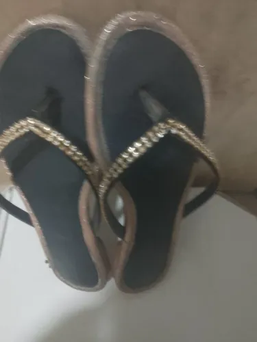 Vendo sandália rasteirinha 