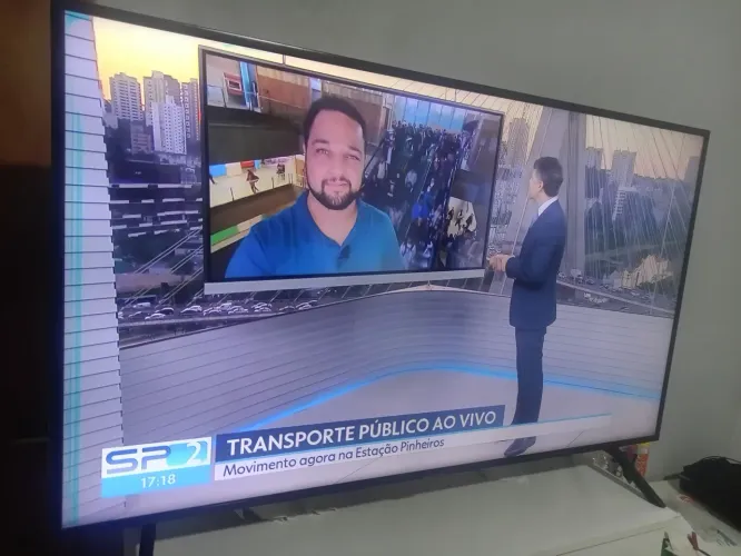 Smart tv Samsung 55' polegadas funcionando