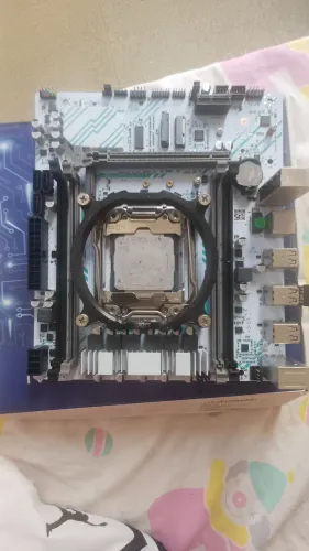 Vendo Placa mãe x99 soyo com processador xeon E5 2620
