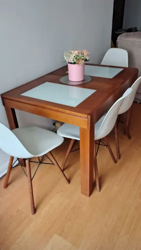 Mesa de jantar 4 lugares 