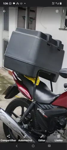 Baú de 80 litros com ferragem universal