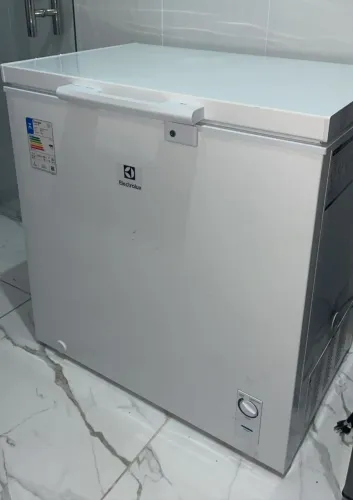REFRIGERADOR - FRIZZER ELECTROLUX 199 LT HE200 EXELENTE ESTADO