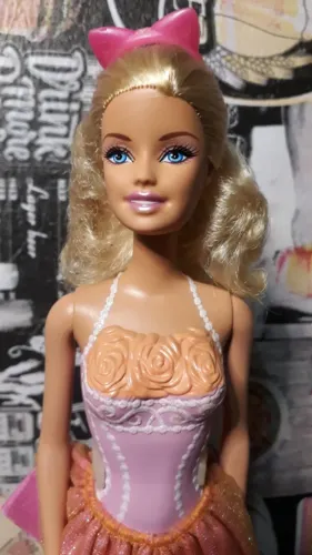 BARBIE BAILARINA ANO 2000 EU QUERO SER BAILARINA I CAN BE COM PÉS ARTICULADOS NOVINHA