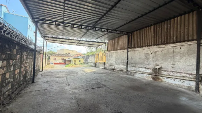 GALPÃO PARA LOCAÇÃO CENTRO DE ESMERALDAS/MG