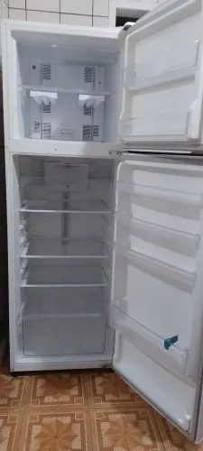 Vendo Geladeira Panasonic NR-BT40BD1WB, 387 litros, 220 V