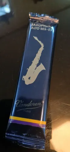 Palheta sax alto 2,5 vandoren azul