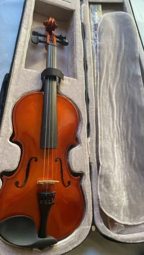 Vende-se Violino Concert 4/4 Novíssimo