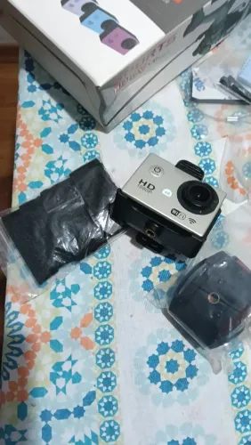 Câmera de ação 4k com todos os acessórios.