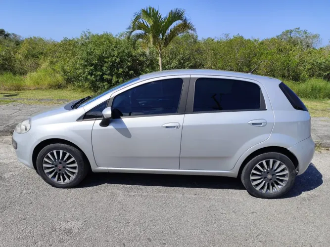 Fiat Punto Essence 1.6 Flex 16V 5P 2013
