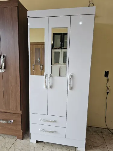 Guarda roupa de solteiro novo