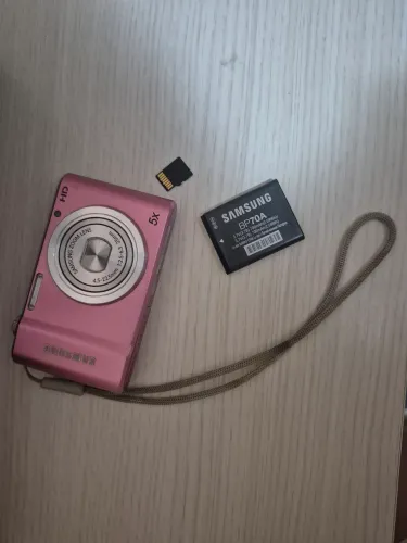 Câmera Samsung St68 rosa