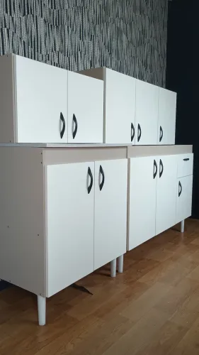 Jogo de cozinha em MDF