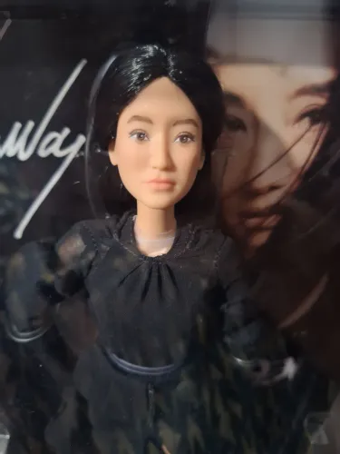 Barbie Vera Wang Collector signature
