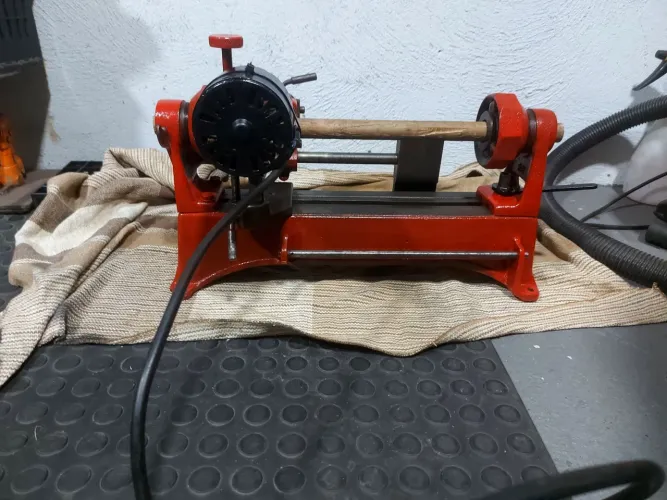 Mini torno mecânico (torno de induzido) trucut sou Nogueira Petrópolis,leia a descrição