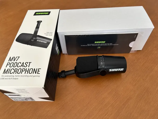 Microfone Shure MV7 podcast. Original