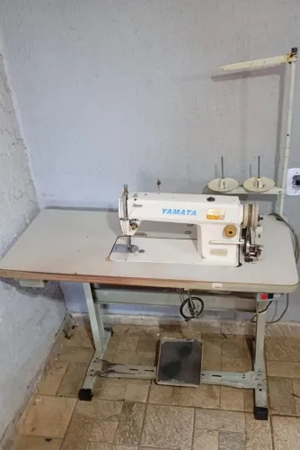 Vende- se 2 Máquinas de Costura *