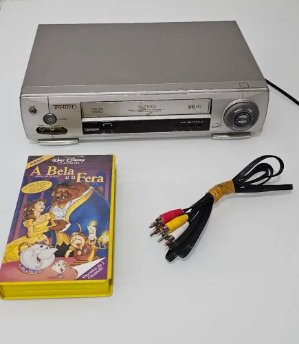 Videocassete Toshiba 7 Cabeças Hi-Fi Stereo X7-90 (Ligue e Reproduz / Detalhes)