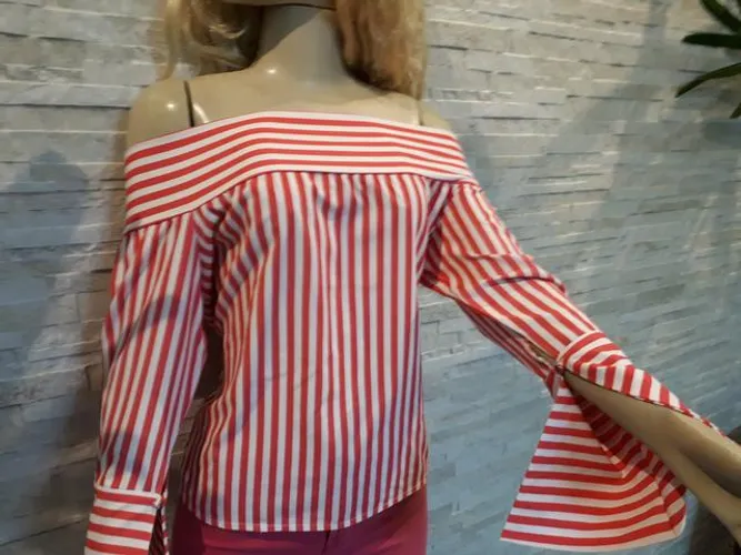 Blusa ombro a ombro listrada