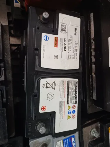 Bateria AGM 95Ah Usada 550,00 com garantia. 
