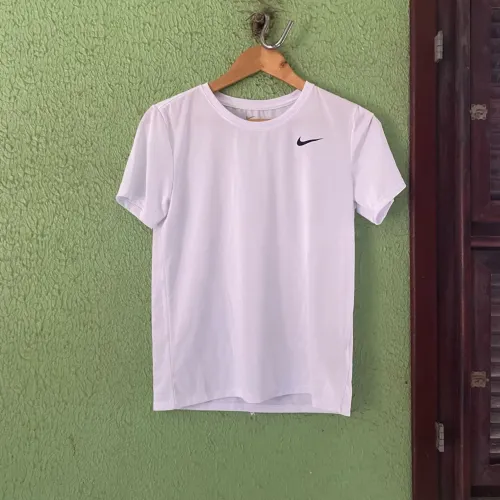Camiseta Nike Dri-Fit The Nike Tee - Tamanho P