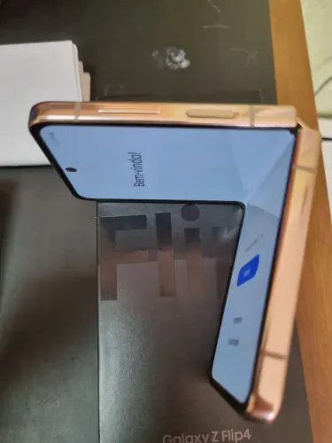 Z flip4 sansung com defeito no flip