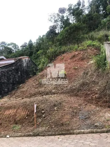 Terreno à venda no bairro Primeiro de Maio