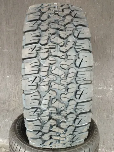 PNEU REMOLD 265/70/16 BF VIPAL LEGÍTIMO 