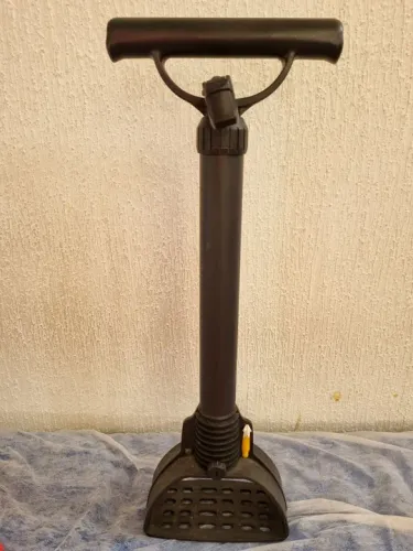 Bomba de pé