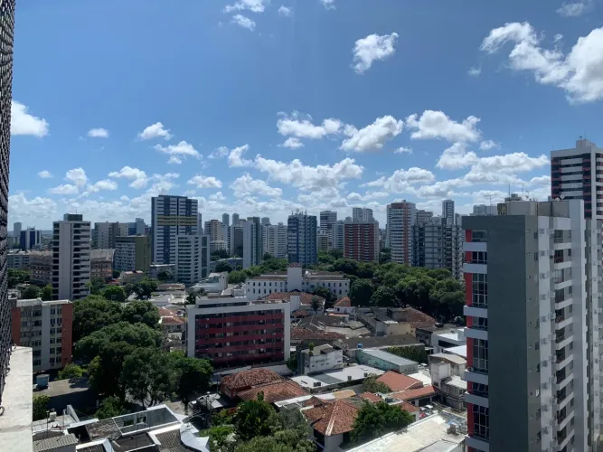Alugo Apto 213m2 no Espinheiro com 5 quartos e 5 banheiros Mobiliado na Rua da Hora Recife