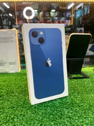 iPhone 13 blue