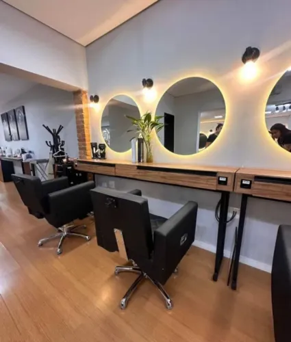 Espelhos Redondos com Iluminação para Salão de Beleza