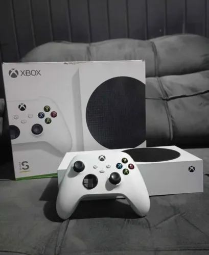 Xbox séries s com 2 controles 