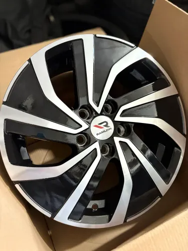 Roda de Liga Leve nova 5x100 aro 15