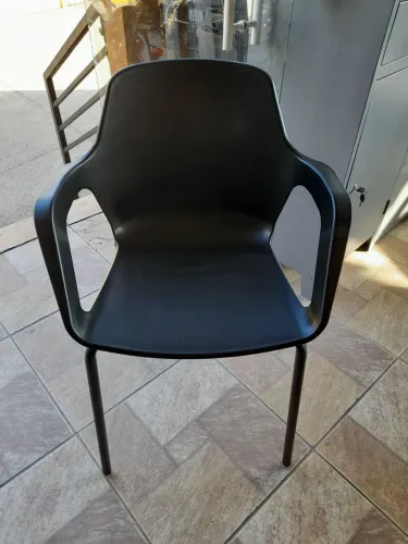 Cadeira Preta - Moderna e Confortável